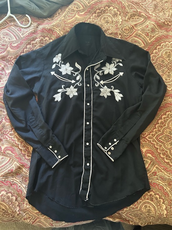Other - Men's Black Western Embroidered Button-Down Shirt